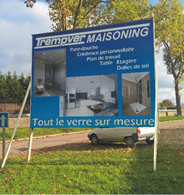 Panneau publicitaire magasin